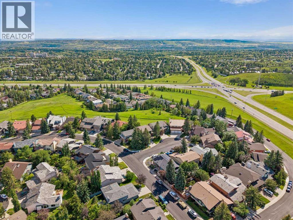 31 Edgehill Bay NW, Calgary, Alberta  T3A 2X2 - Photo 44 - A2328443
