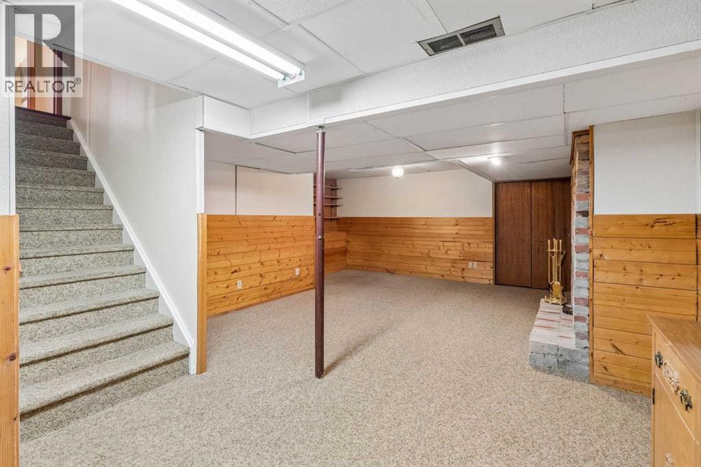 31 Edgehill Bay NW, Calgary, Alberta  T3A 2X2 - Photo 30 - A2328443