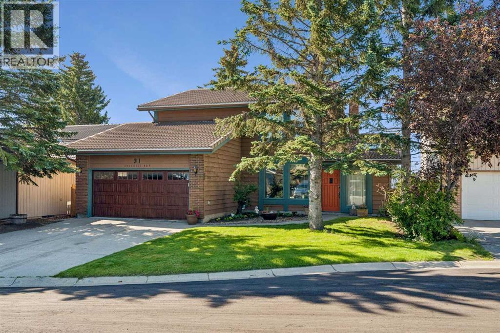 31 Edgehill Bay NW, Calgary, Alberta