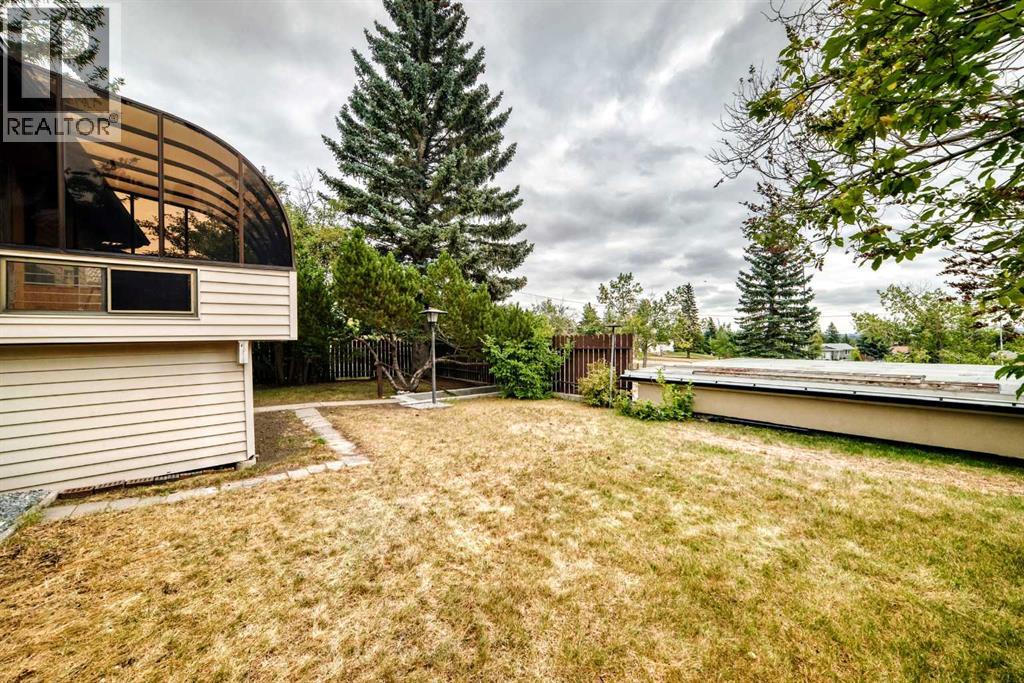 307 Silverthorn Way NW, Calgary, Alberta  T3B 4E8 - Photo 43 - A2335043