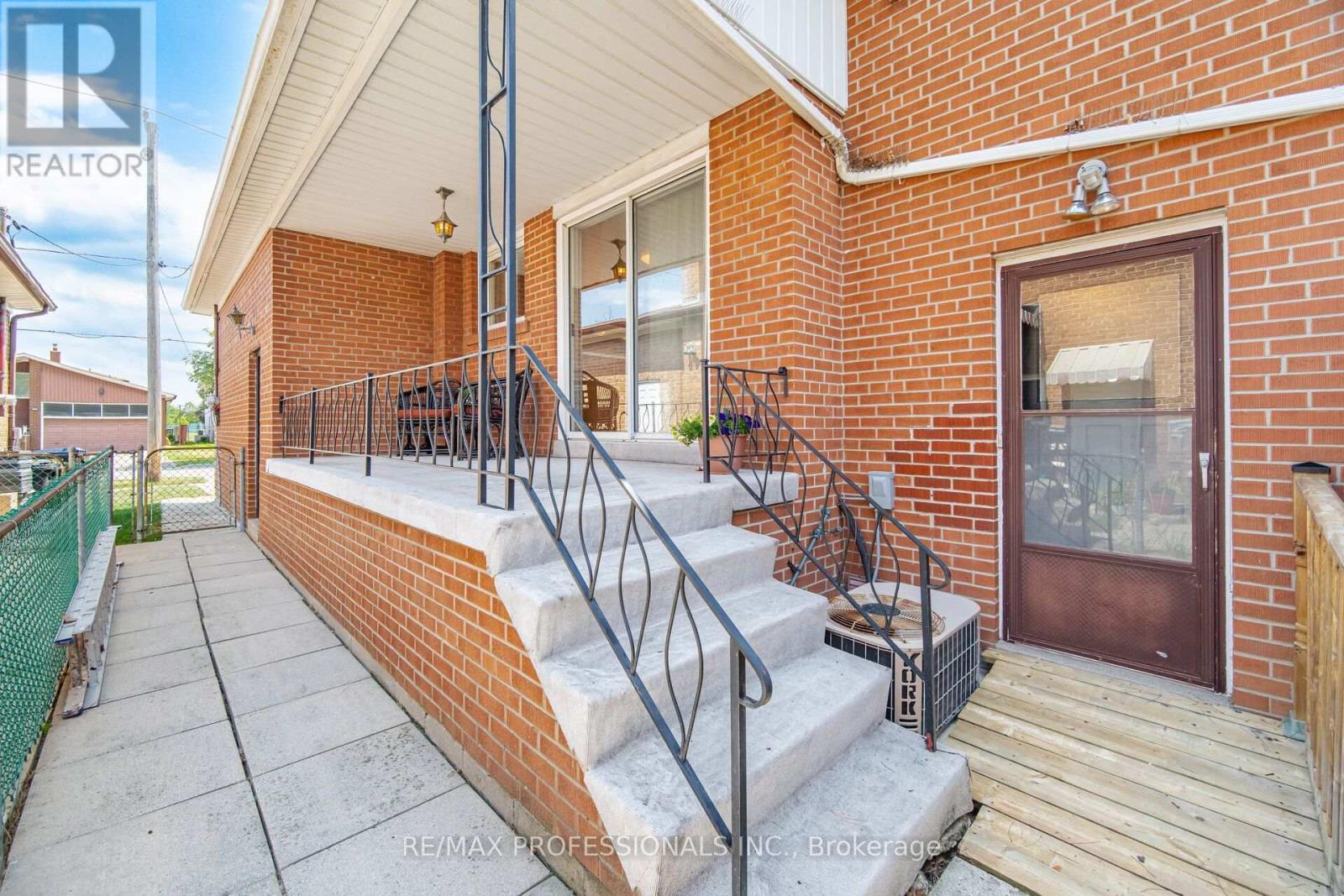 90 Peckham Avenue, Toronto, Ontario  M2R 2V5 - Photo 15 - C13619692
