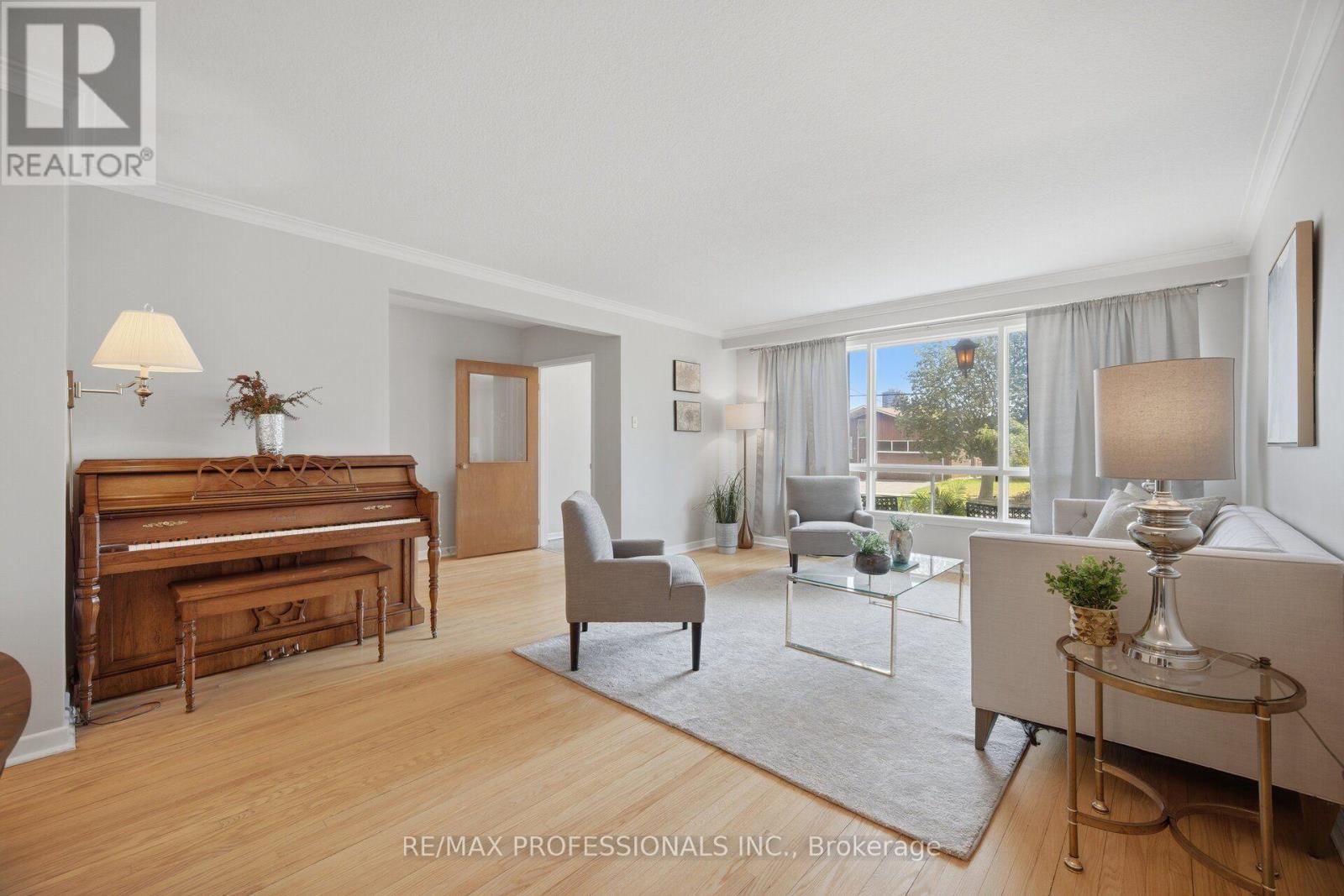 90 Peckham Avenue, Toronto, Ontario  M2R 2V5 - Photo 6 - C13619692