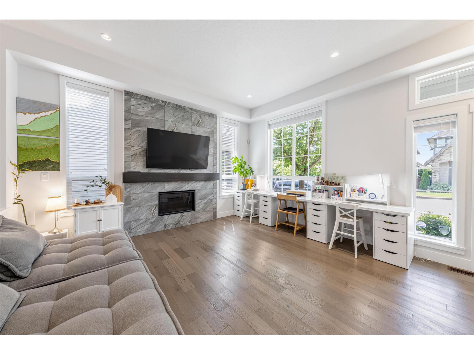 2136 165b Street, Surrey, British Columbia  V3Z 0V6 - Photo 3 - R3157514