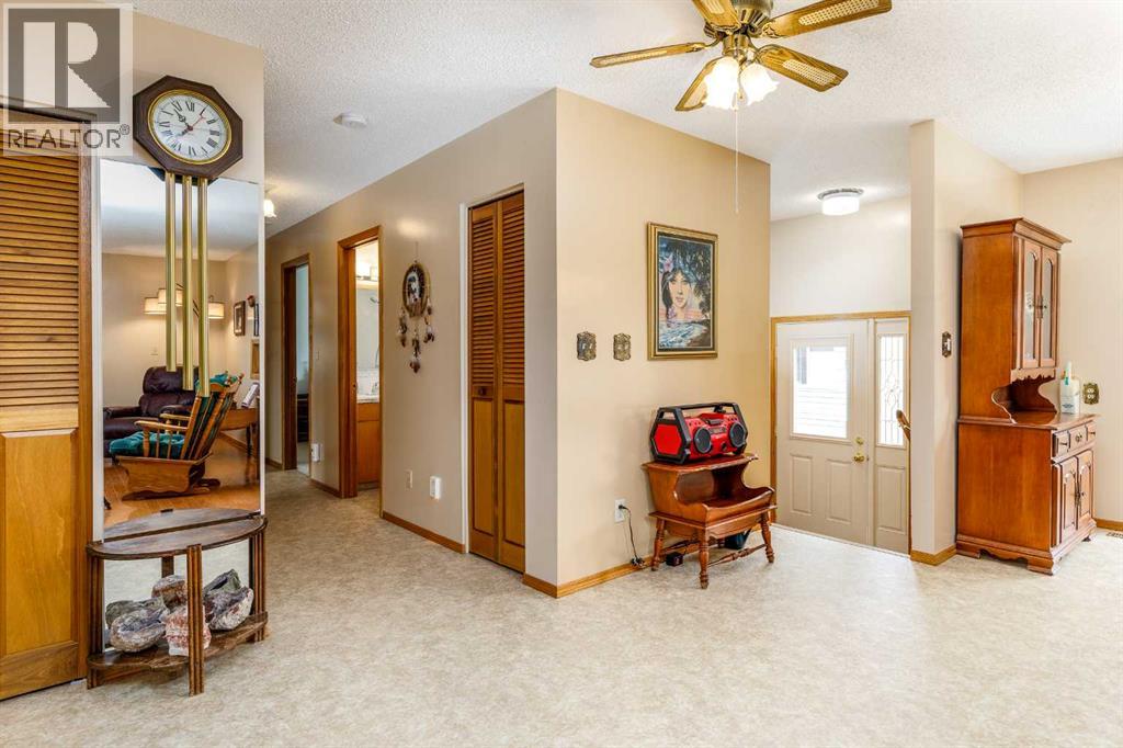 88 Mccullough  Cresent, Red Deer, Alberta  T4R 1S7 - Photo 11 - A2332788