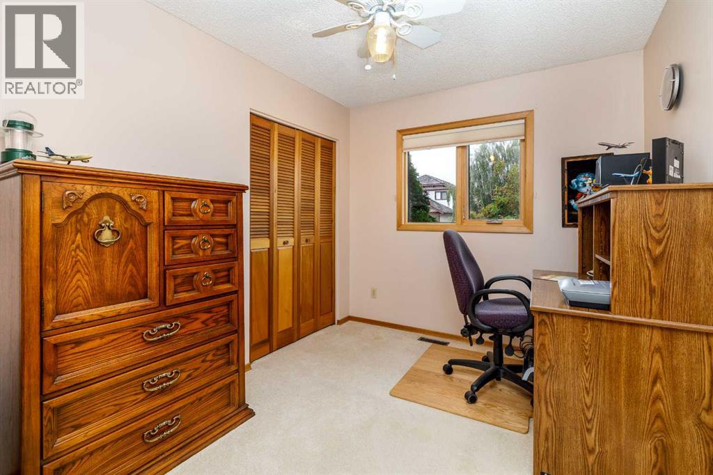 88 Mccullough  Cresent, Red Deer, Alberta  T4R 1S7 - Photo 13 - A2332788