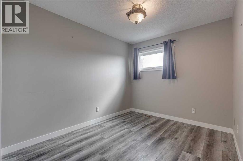 134 Douglas Avenue, Red Deer, Alberta  T4R 2G6 - Photo 28 - A2335920