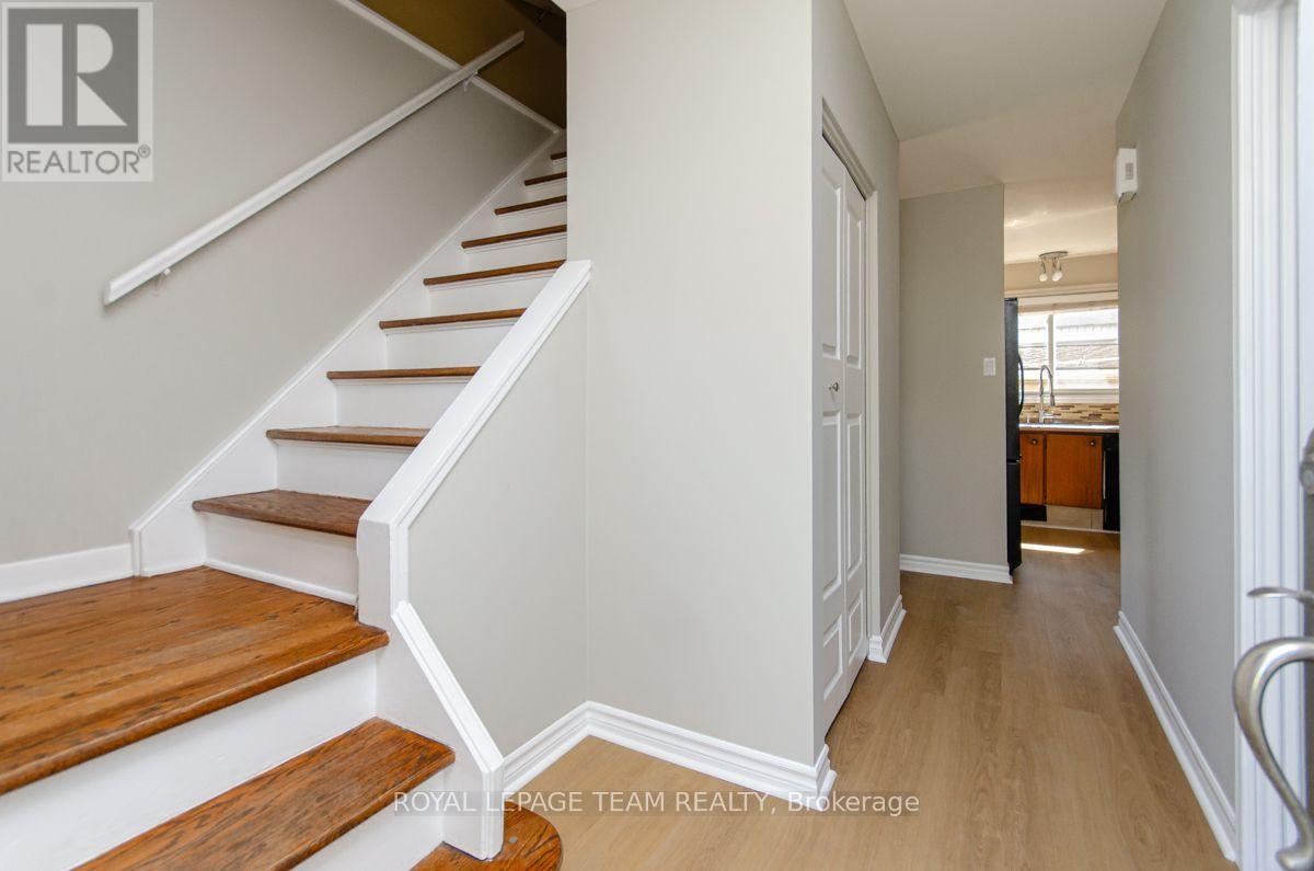 1476 Claymor Avenue, Ottawa, Ontario  K2C 1S6 - Photo 10 - X13696758
