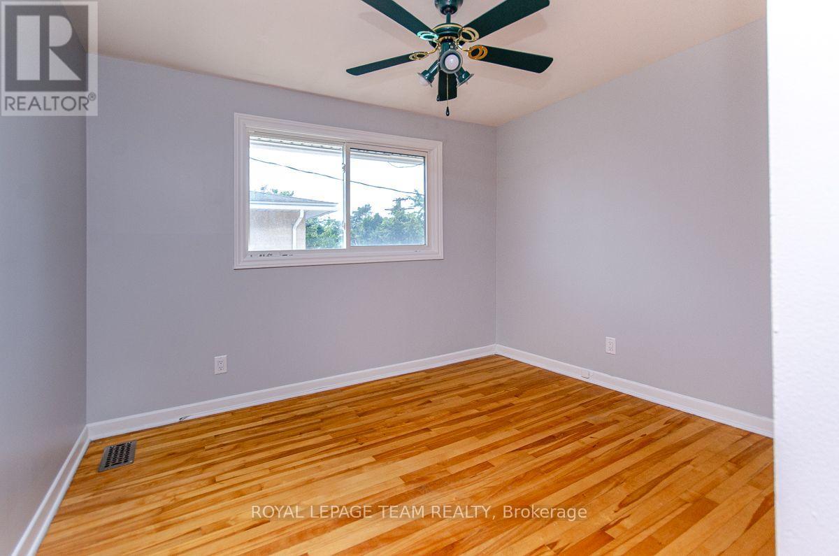 1476 Claymor Avenue, Ottawa, Ontario  K2C 1S6 - Photo 13 - X13696758