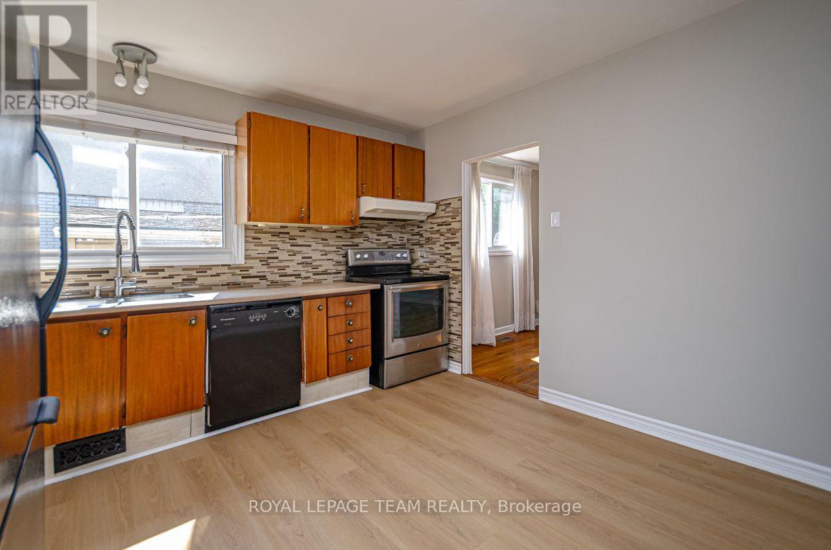 1476 Claymor Avenue, Ottawa, Ontario K2C 1S6 - Photo 7 - X13696758