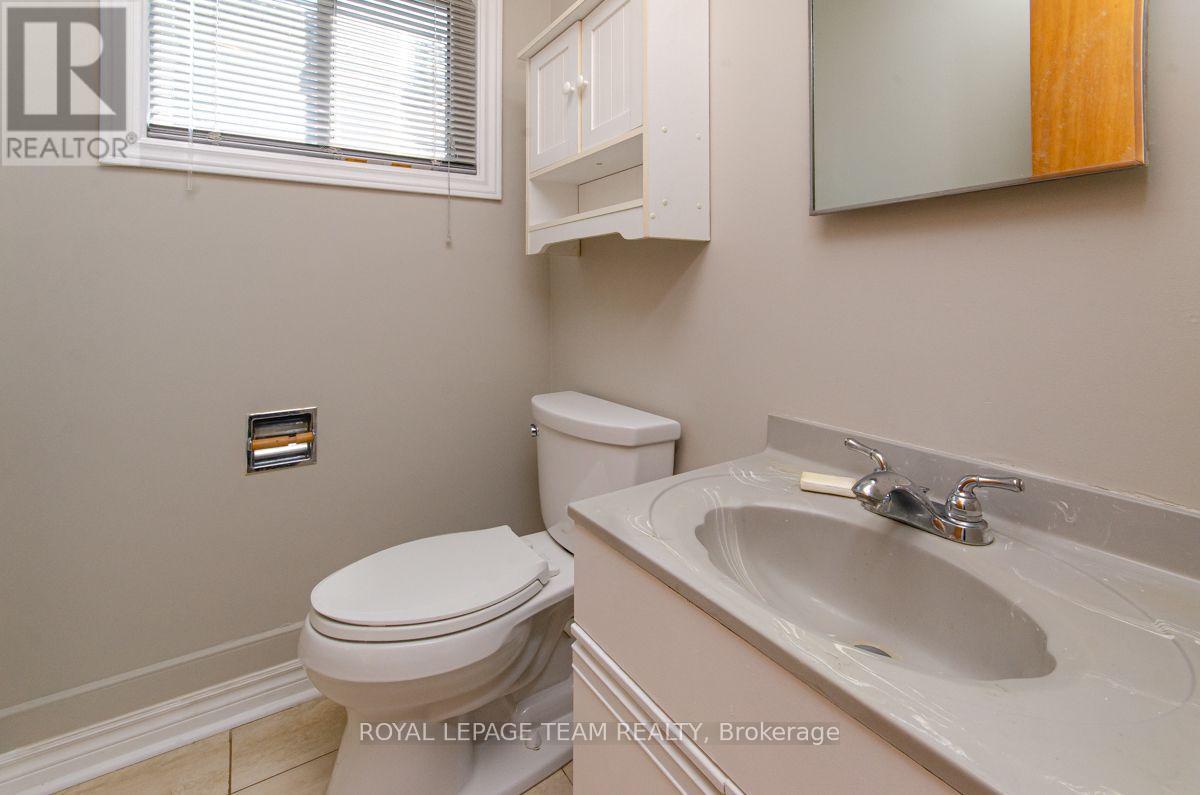 1476 Claymor Avenue, Ottawa, Ontario  K2C 1S6 - Photo 9 - X13696758