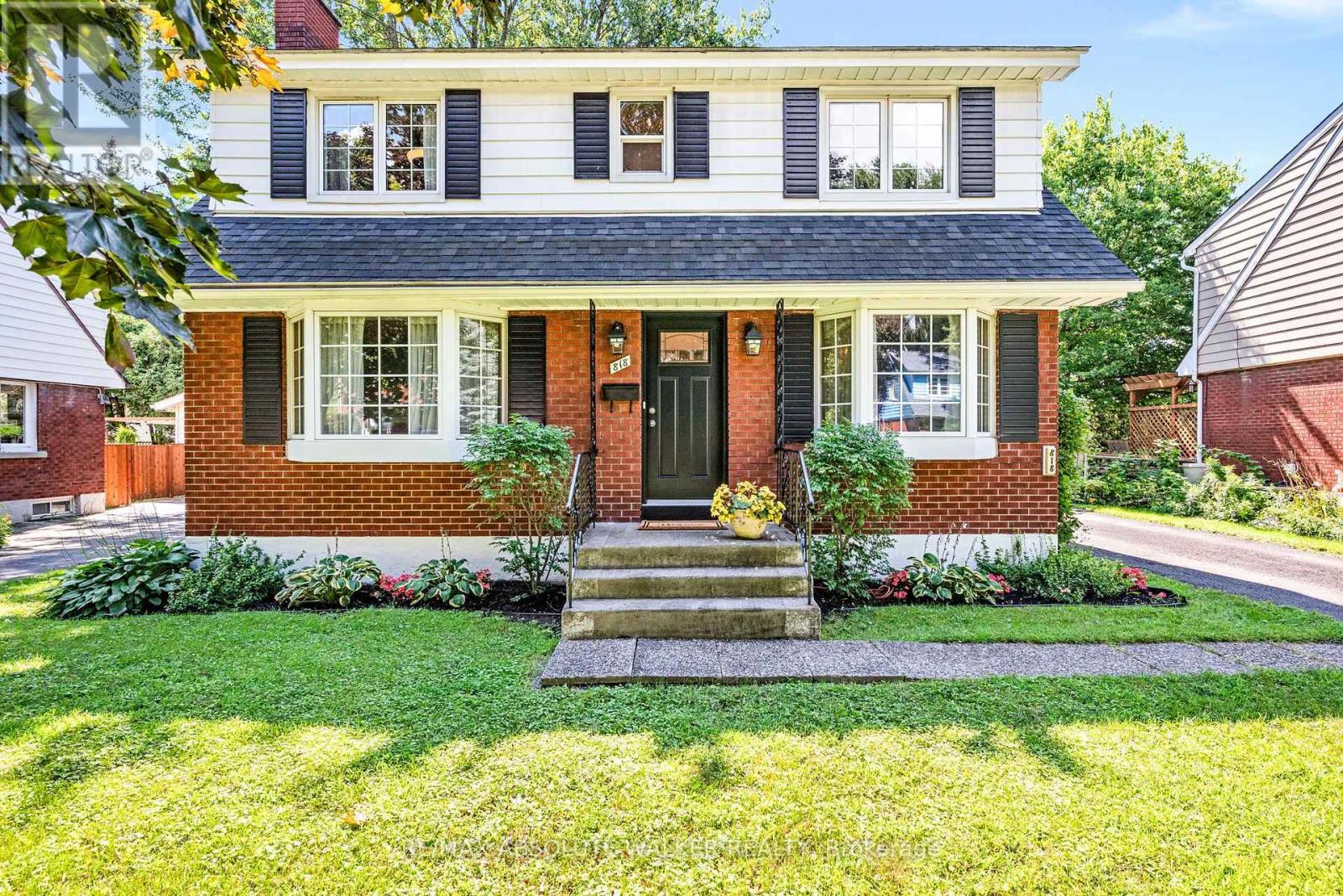 818 Colson Avenue, Ottawa, Ontario K1G 1R7 - Photo 1 - X13697422