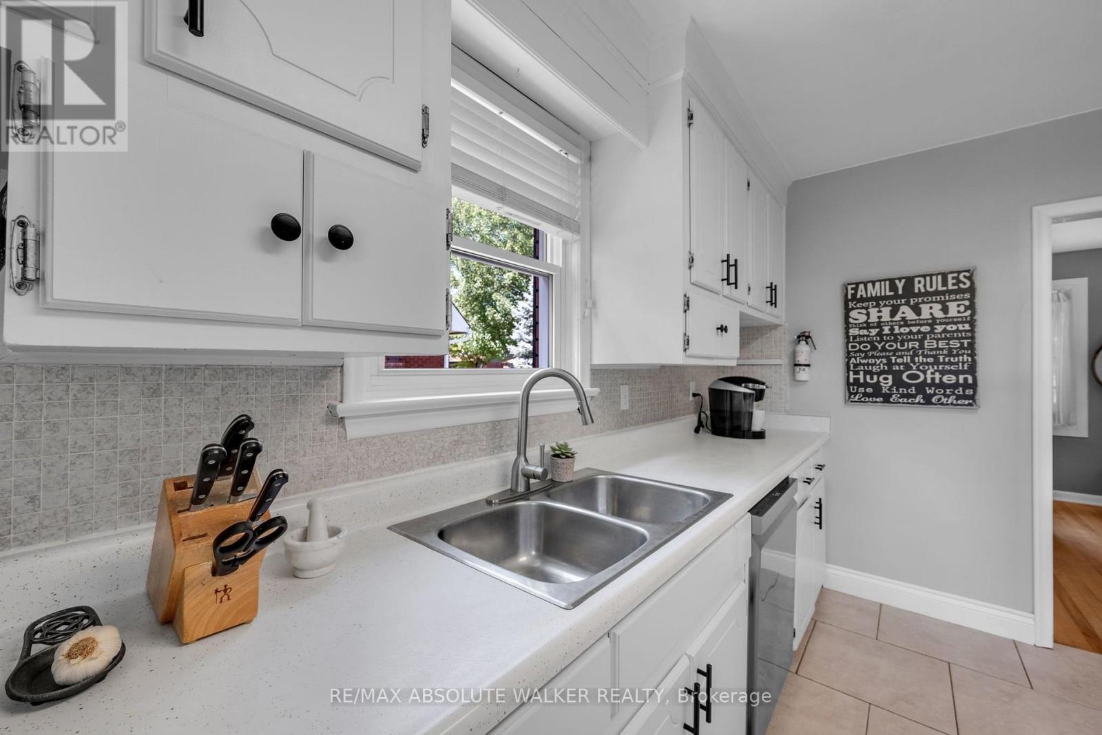 818 Colson Avenue, Ottawa, Ontario K1G 1R7 - Photo 12 - X13697422
