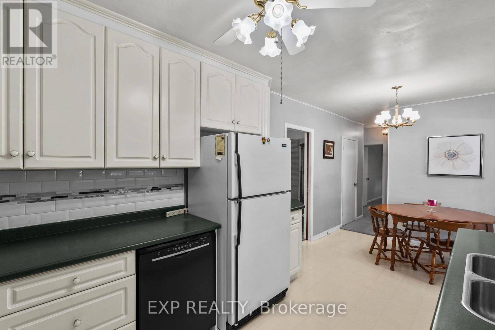 8800 Champlain Drive, Niagara Falls (Chippawa), Ontario L2G 6Y6 - Photo 14 - X13697378