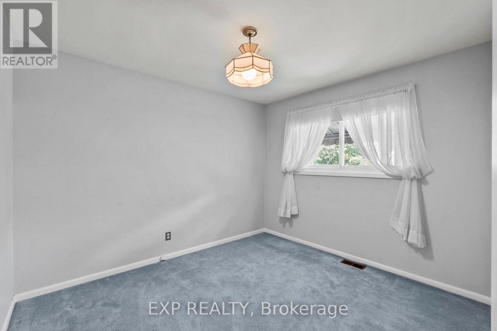 8800 Champlain Drive, Niagara Falls (Chippawa), Ontario L2G 6Y6 - Photo 21 - X13697378