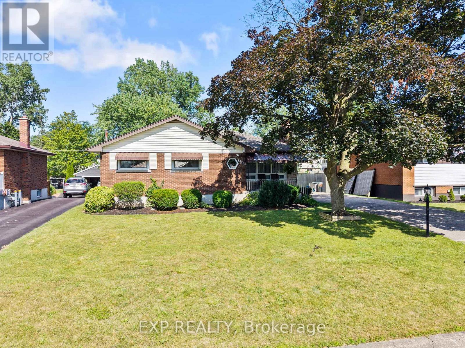 8800 Champlain Drive, Niagara Falls (Chippawa), Ontario L2G 6Y6 - Photo 3 - X13697378