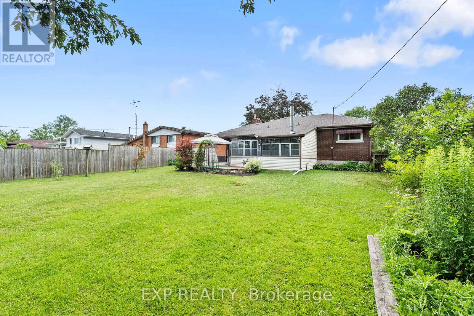 8800 Champlain Drive, Niagara Falls (Chippawa), Ontario L2G 6Y6 - Photo 39 - X13697378