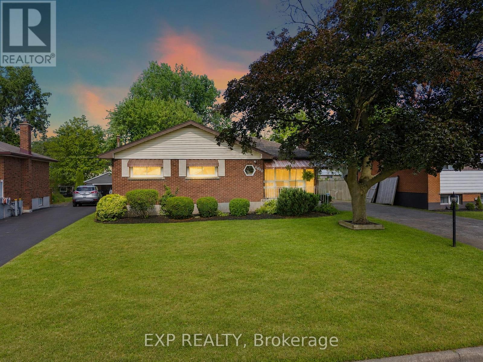 8800 Champlain Drive, Niagara Falls (Chippawa), Ontario L2G 6Y6 - Photo 4 - X13697378