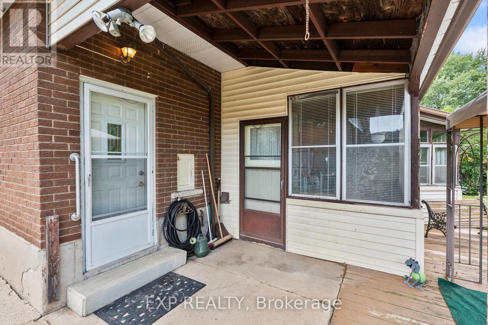 8800 Champlain Drive, Niagara Falls (Chippawa), Ontario L2G 6Y6 - Photo 45 - X13697378