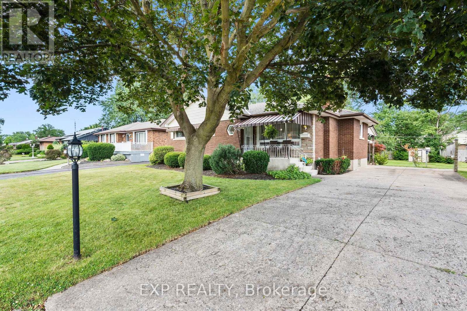 8800 Champlain Drive, Niagara Falls (Chippawa), Ontario L2G 6Y6 - Photo 5 - X13697378