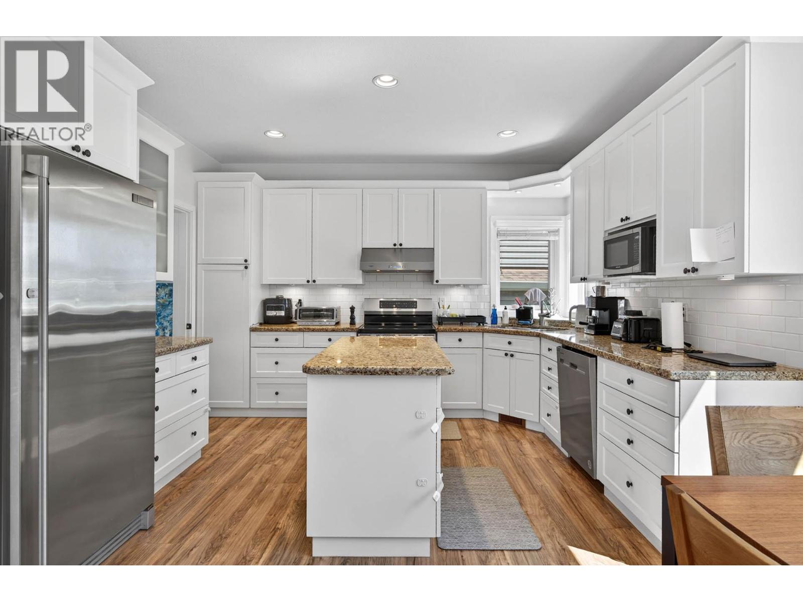 2338 Dunrobin Place, Kamloops, British Columbia  V1S 1W1 - Photo 10 - 10398034
