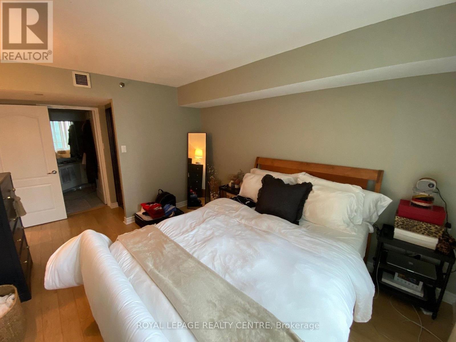2801 - 38 Elm Street, Toronto, Ontario  M5G 2K5 - Photo 11 - C13697412