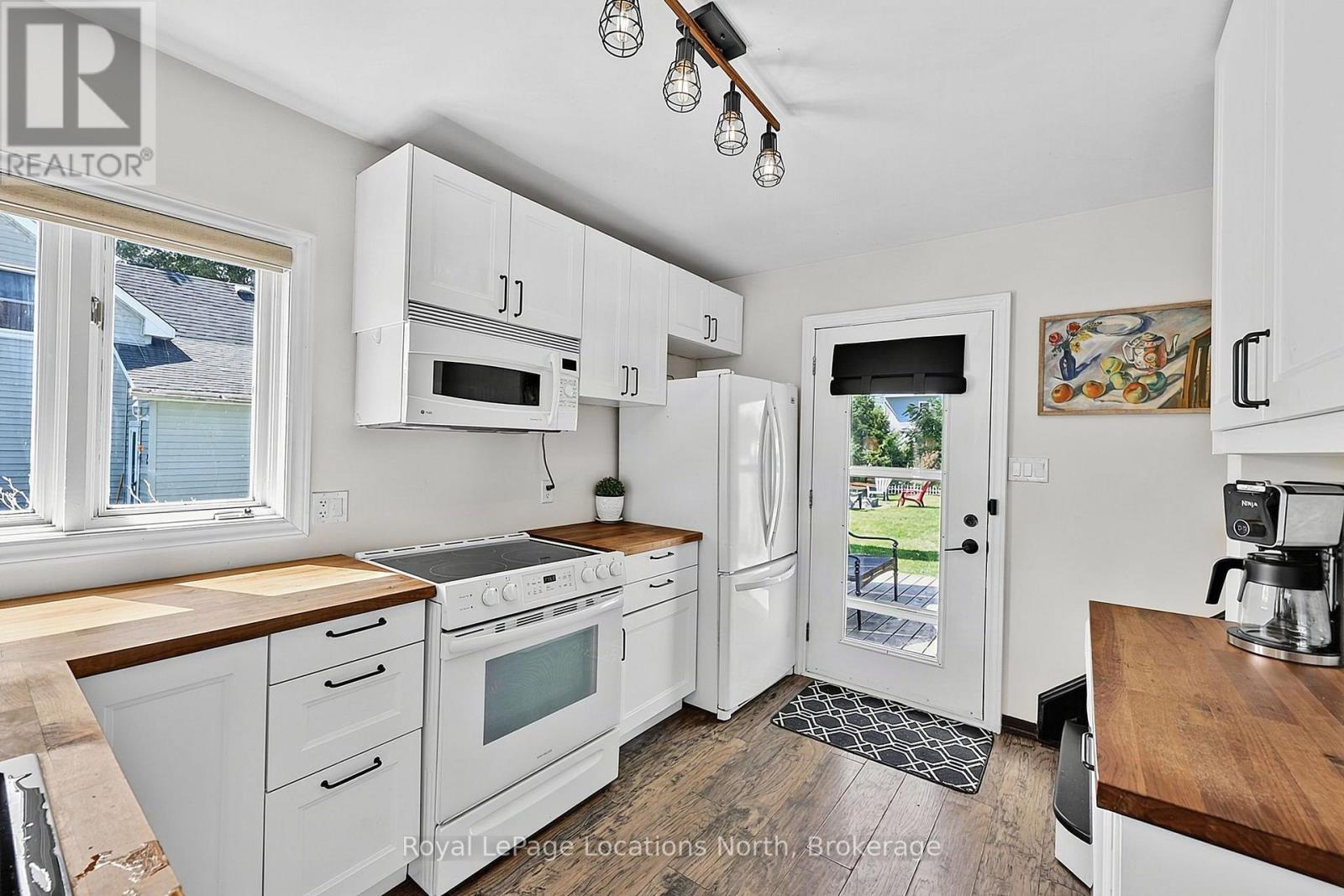 204 Sutherland Street N, Clearview, Ontario  L0M 1S0 - Photo 10 - S13697336