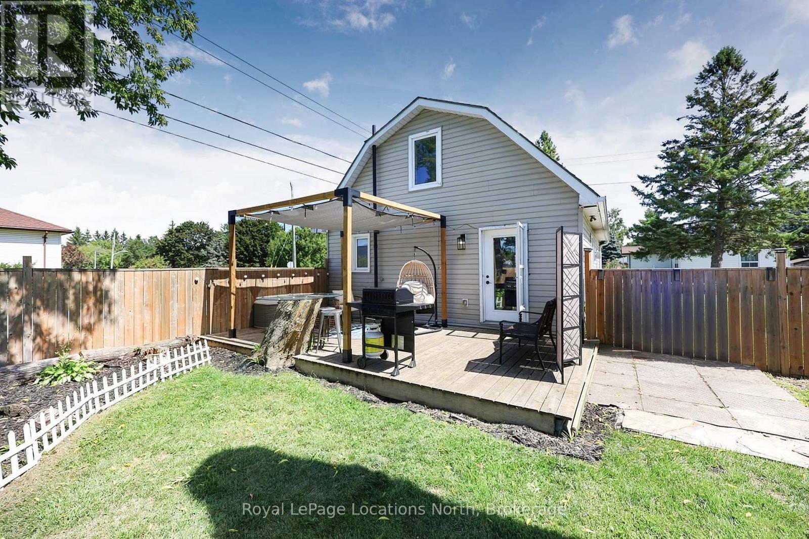 204 Sutherland Street N, Clearview, Ontario  L0M 1S0 - Photo 33 - S13697336
