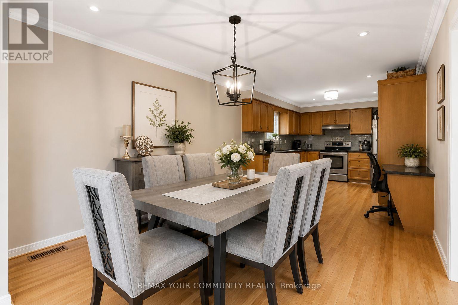 81 Garden Street, Whitby, Ontario  L1N 9E7 - Photo 4 - E13697286