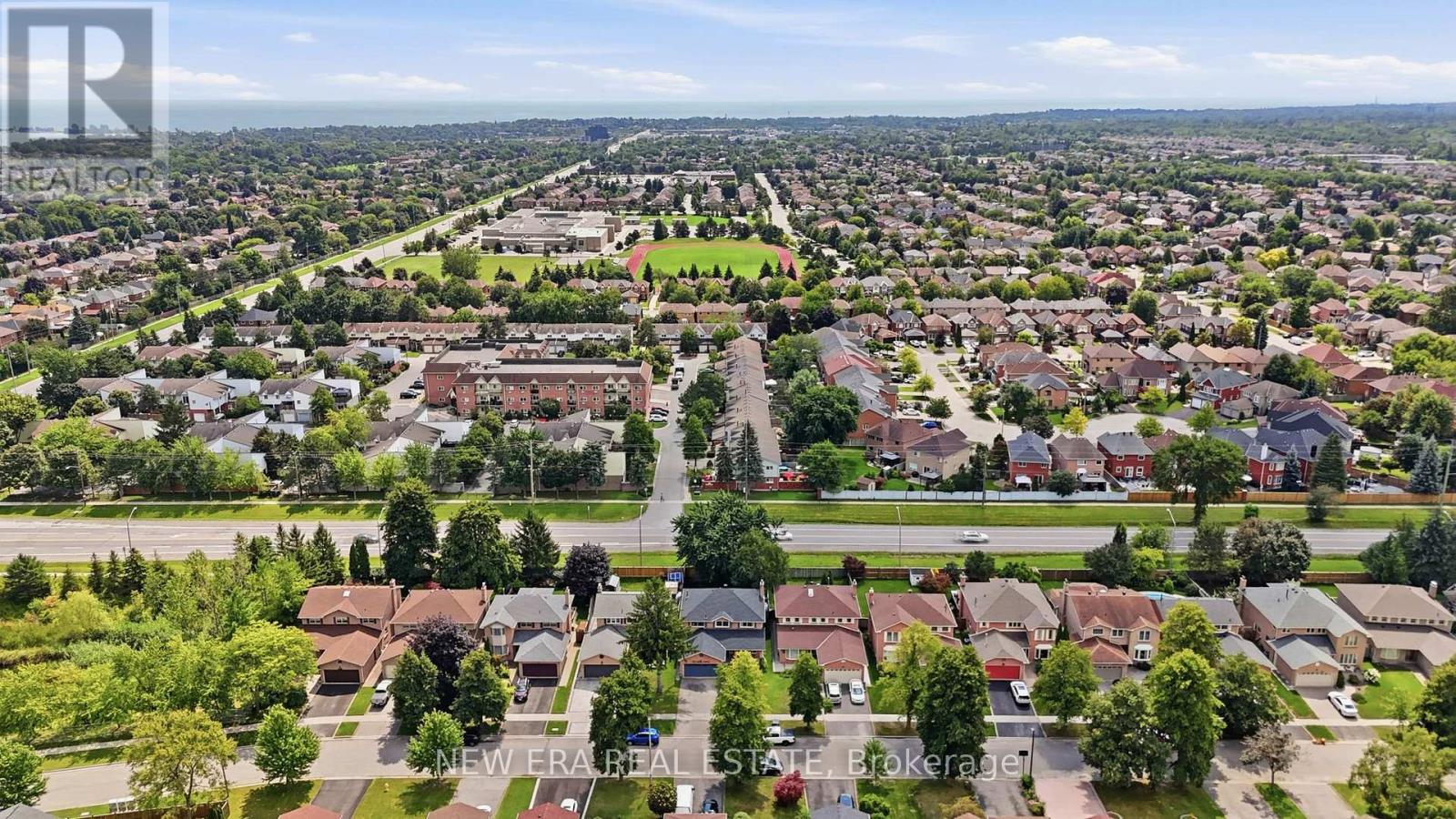 630 Cognac Crescent, Pickering, Ontario  L1X 1L9 - Photo 4 - E13697424