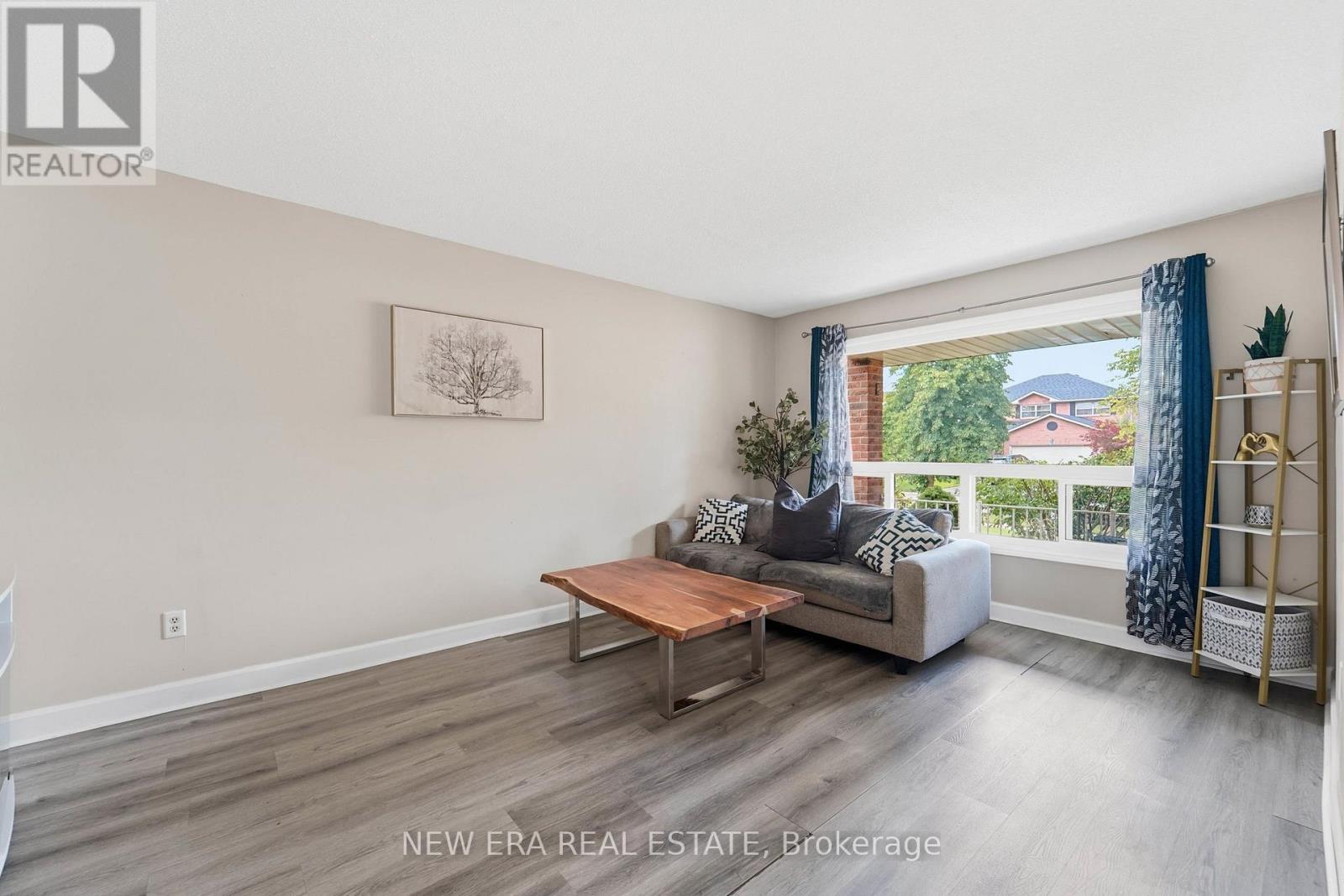 630 Cognac Crescent, Pickering, Ontario  L1X 1L9 - Photo 8 - E13697424