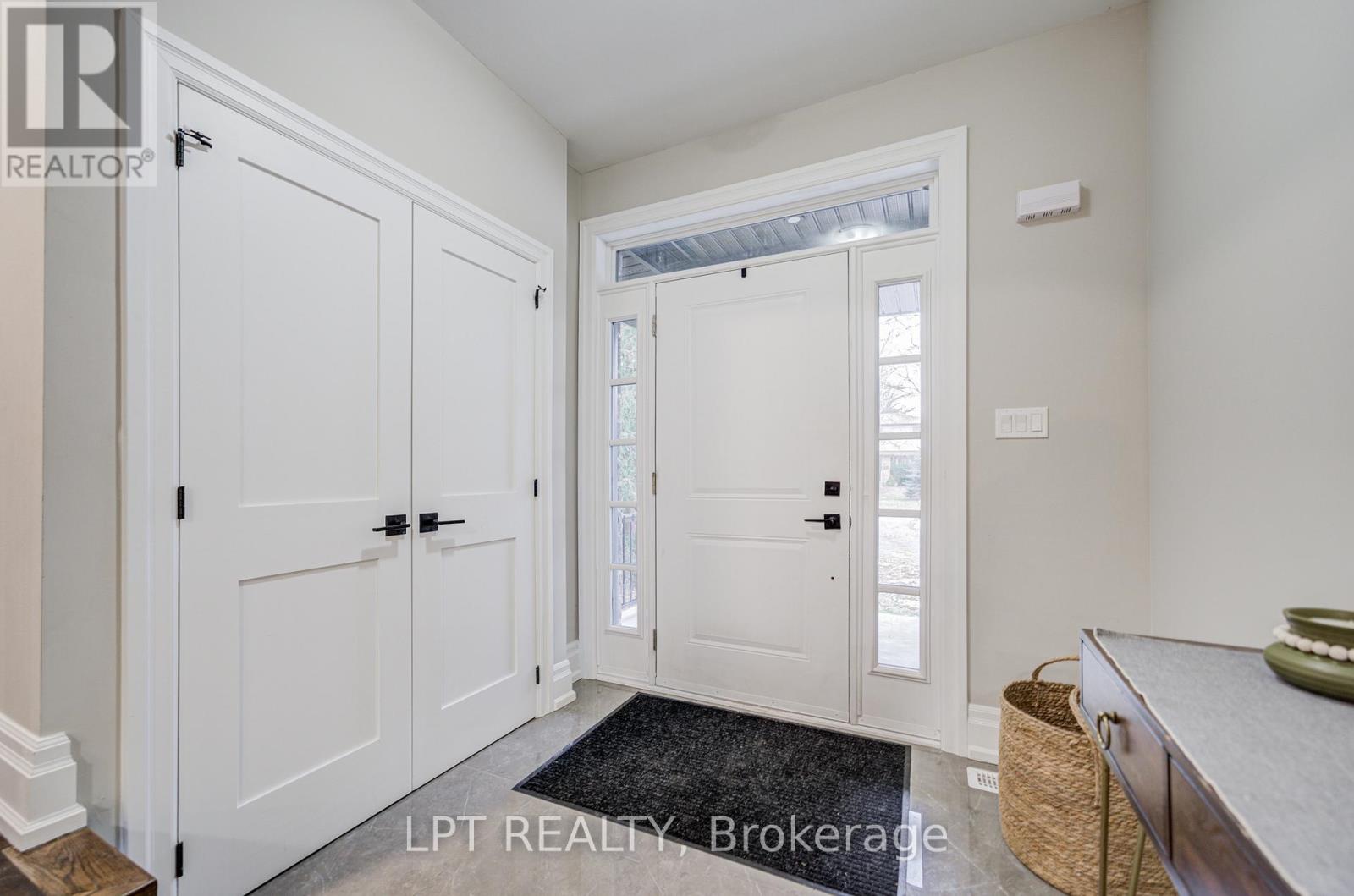 363 Rosebank Road, Pickering, Ontario  L1W 2N3 - Photo 3 - E13697440
