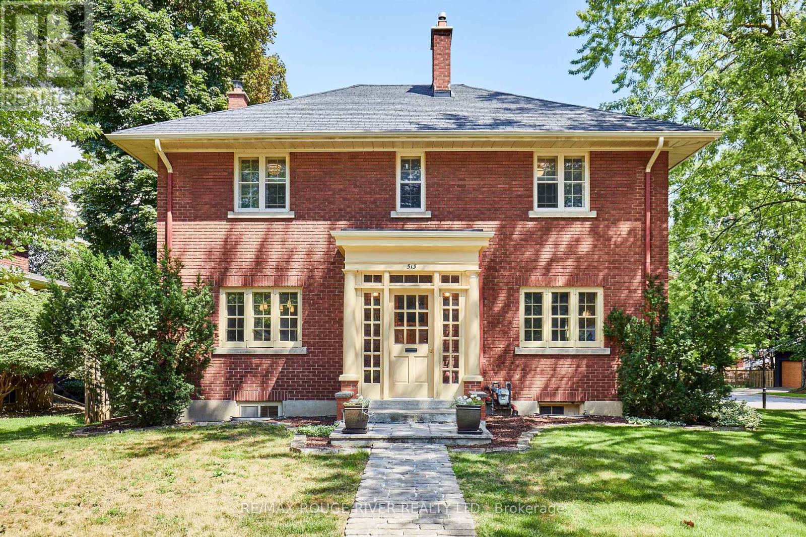 513 CENTRE STREET S, Whitby, Ontario