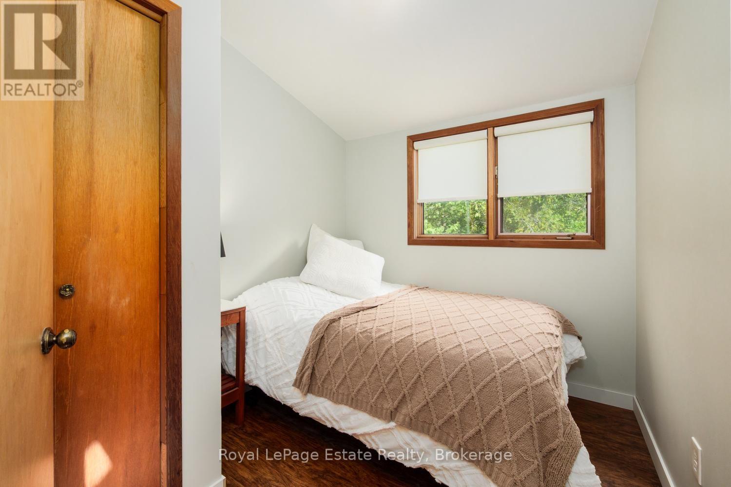 32 London Street, South Bruce Peninsula, Ontario  N0H 2G0 - Photo 16 - X13697276