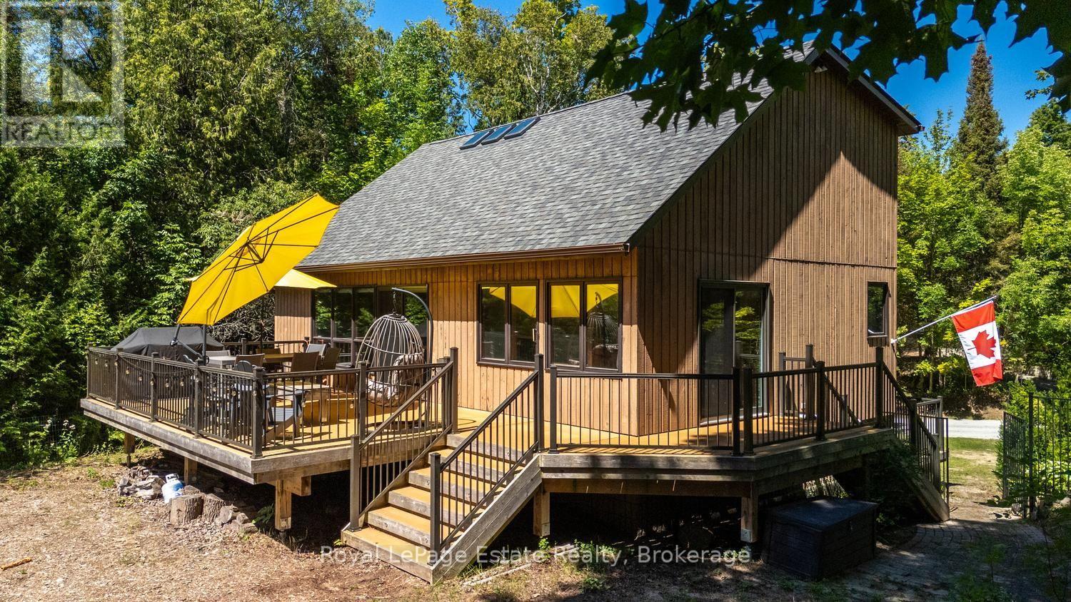 32 London Street, South Bruce Peninsula, Ontario  N0H 2G0 - Photo 3 - X13697276