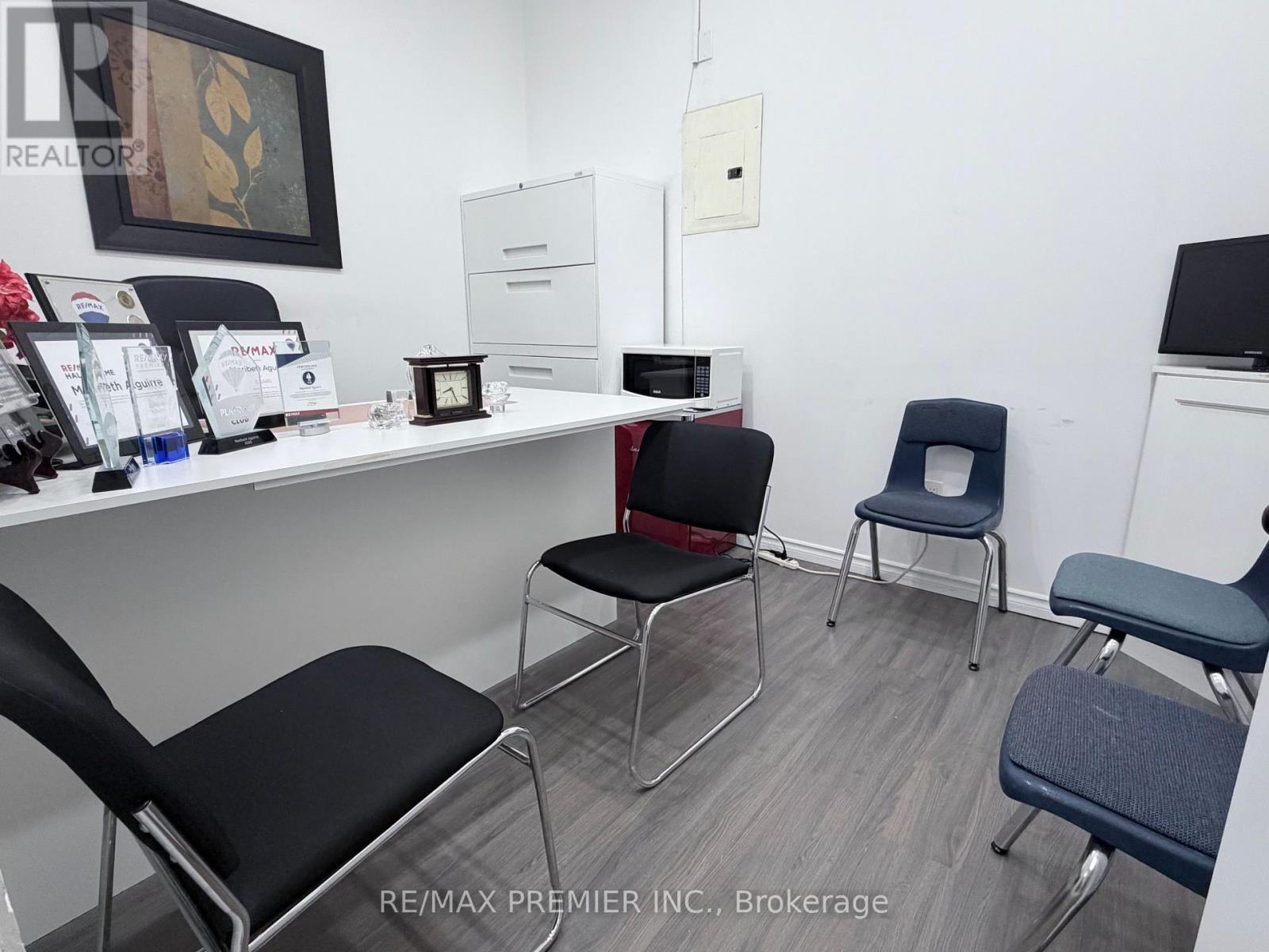 203 - 7181 Yonge Street, Markham (Thornhill), Ontario  L3T 0C7 - Photo 4 - N13697398