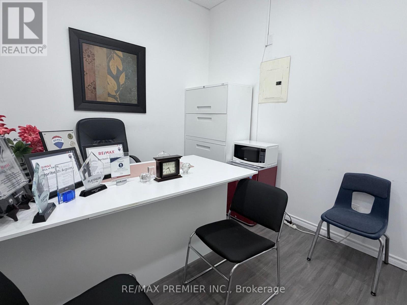 203 - 7181 Yonge Street, Markham (Thornhill), Ontario  L3T 0C7 - Photo 6 - N13697398