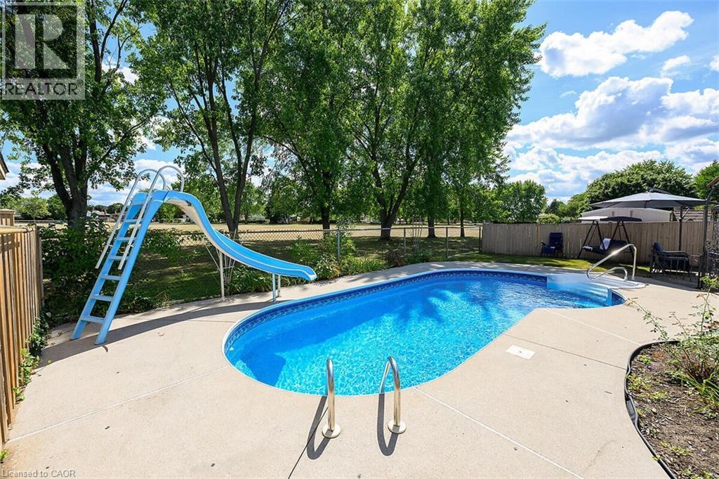 24 Oxford Street, Brantford, Ontario  N3R 5C6 - Photo 3 - 40829539