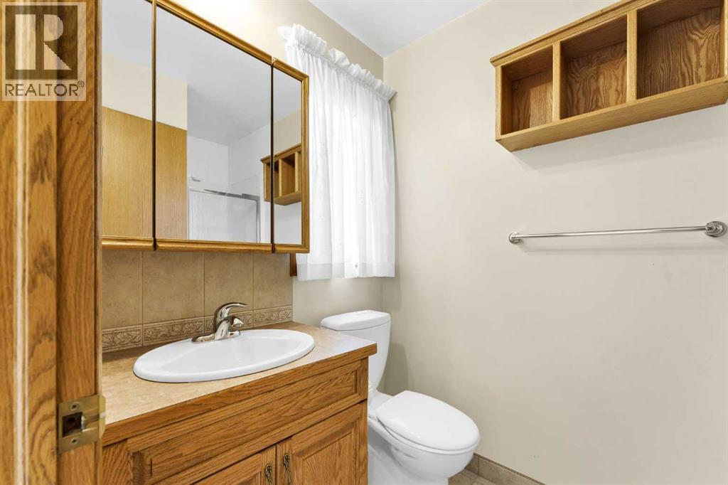2418 12 Avenue SE, Medicine Hat, Alberta  T1B 1V6 - Photo 17 - A2337747