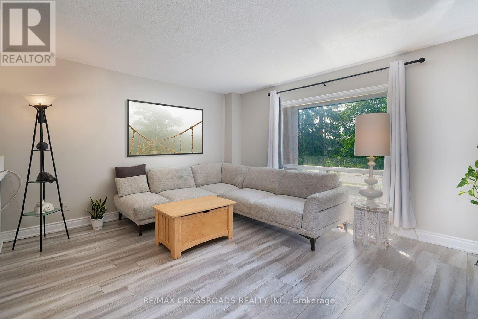 65 - 10 Rodda Boulevard, Toronto, Ontario  M1E 2Z6 - Photo 4 - E13697230