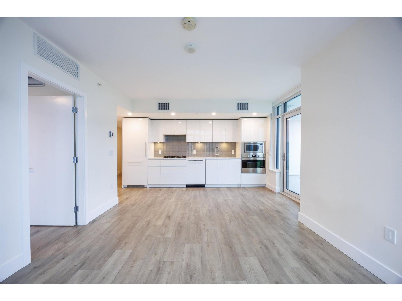 1204 10428 Whalley Boulevard, Surrey, British Columbia  V3T 0W2 - Photo 3 - R3157578