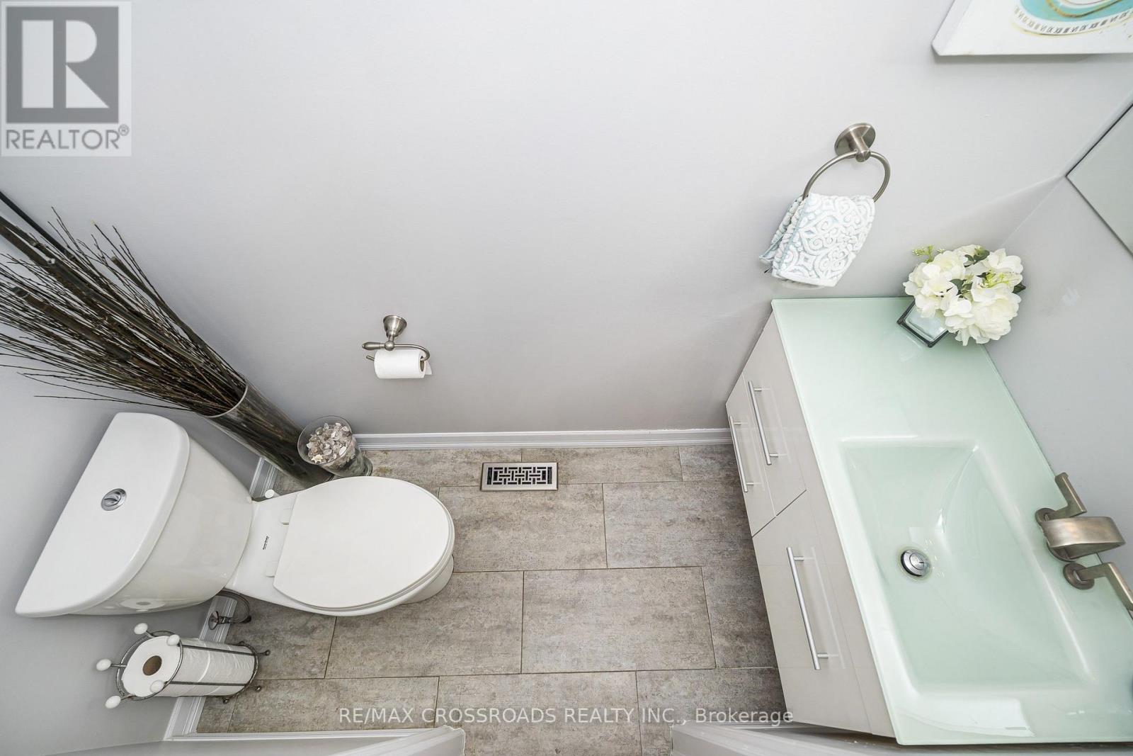 655 Dodsworth Crescent, Mississauga, Ontario  L4Y 2H6 - Photo 5 - W13685934
