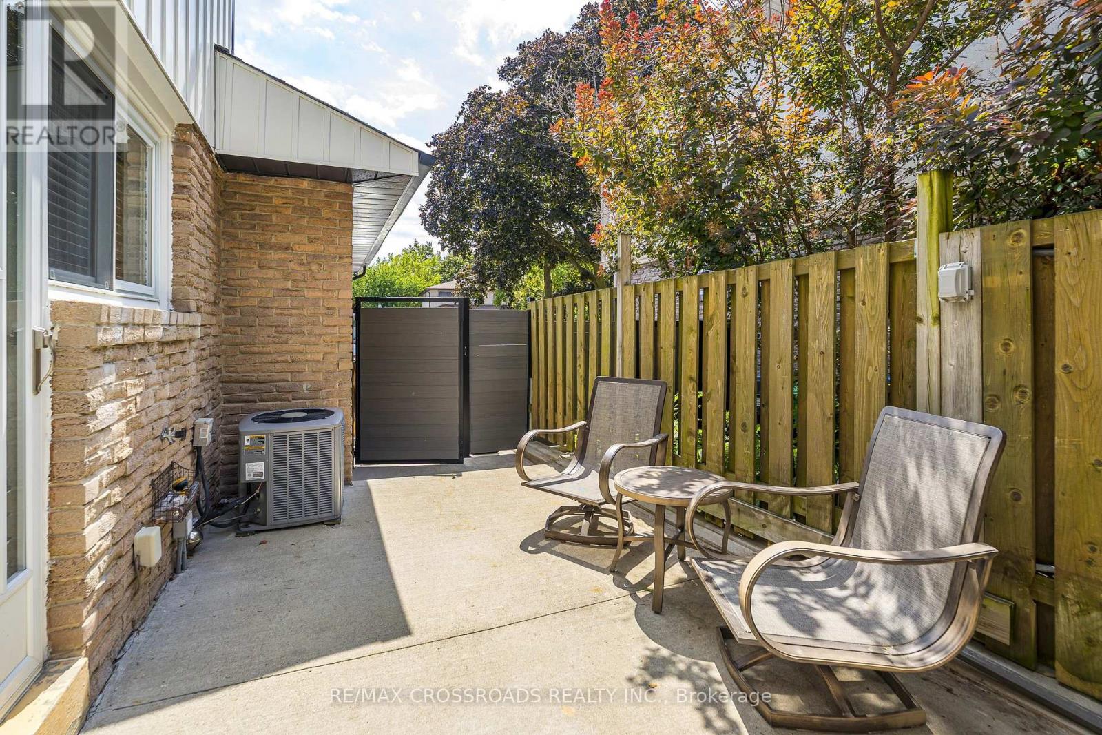 655 Dodsworth Crescent, Mississauga, Ontario  L4Y 2H6 - Photo 9 - W13685934