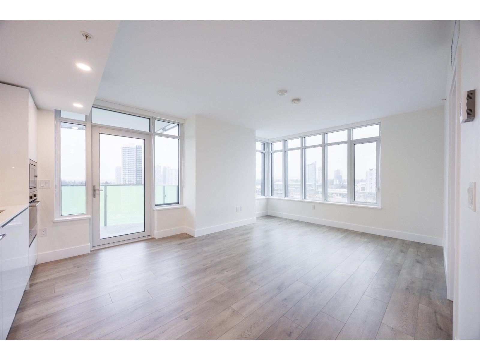1204 10428 Whalley Boulevard, Surrey, British Columbia  V3T 0W2 - Photo 6 - R3157578