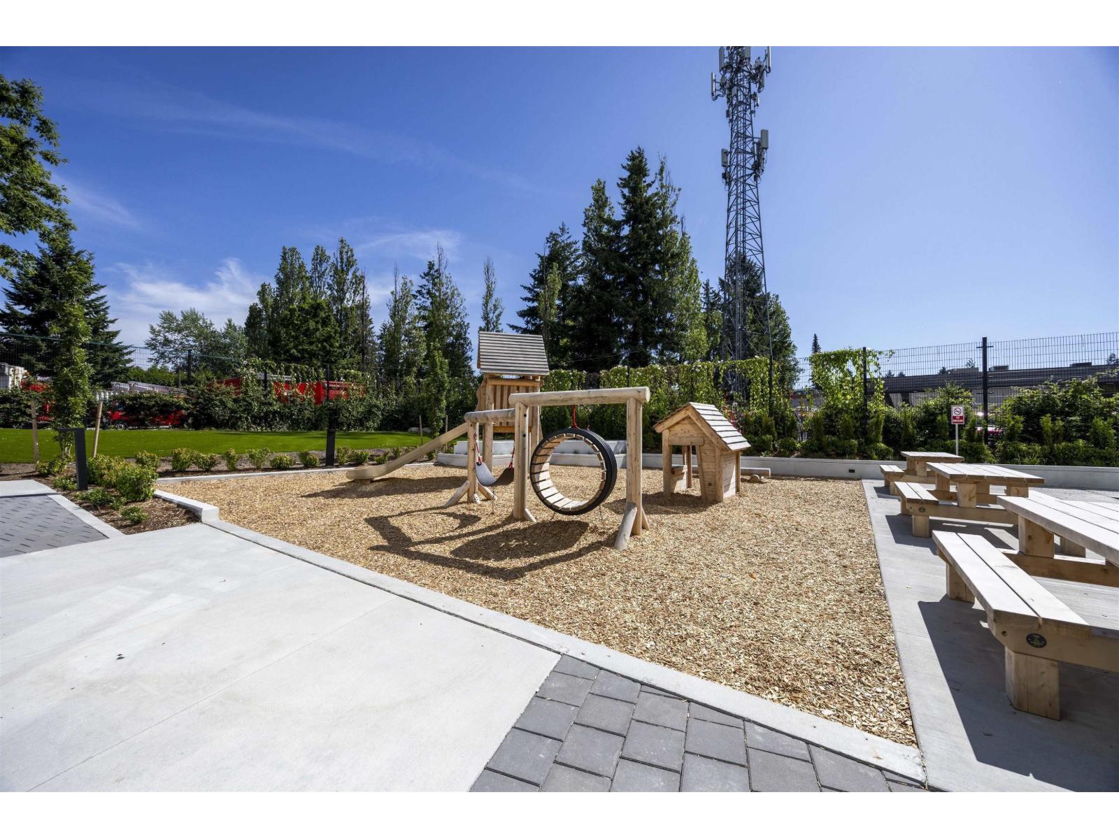 1204 10428 Whalley Boulevard, Surrey, British Columbia  V3T 0W2 - Photo 20 - R3157578
