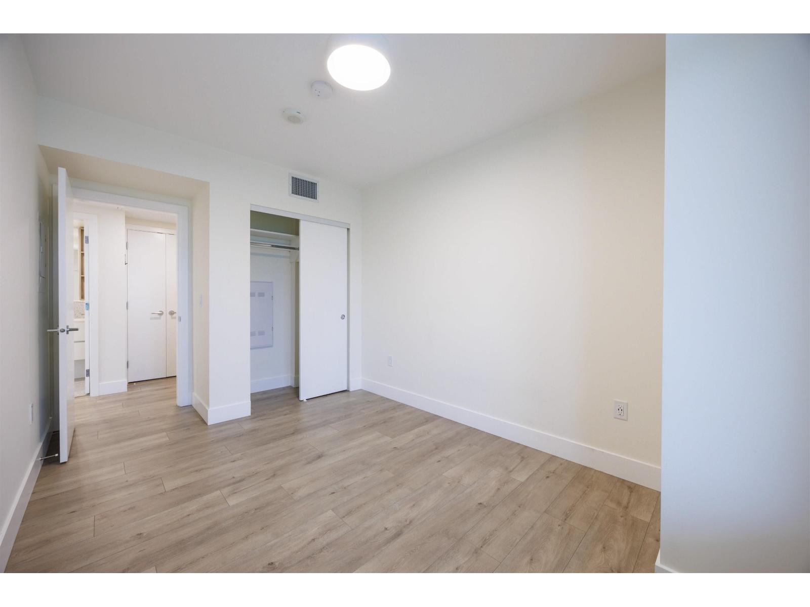 1204 10428 Whalley Boulevard, Surrey, British Columbia  V3T 0W2 - Photo 10 - R3157578