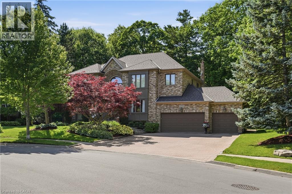 1121 Forestvale Drive, Burlington, Ontario L7P 4W3 - Photo 2 - 40855428