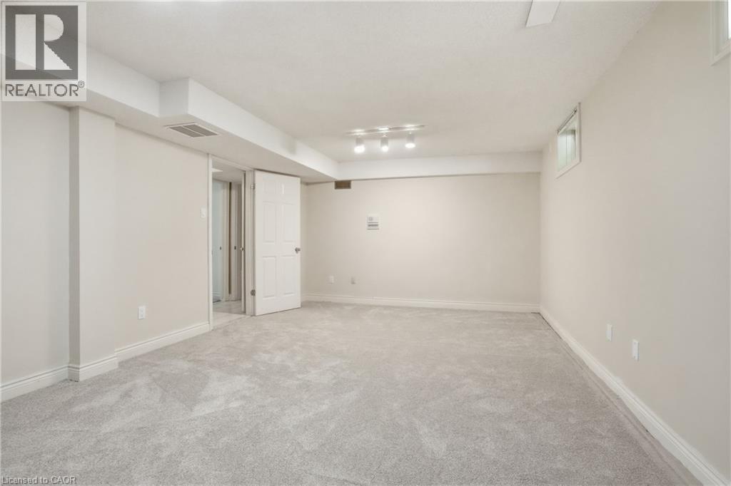 1121 Forestvale Drive, Burlington, Ontario L7P 4W3 - Photo 29 - 40855428