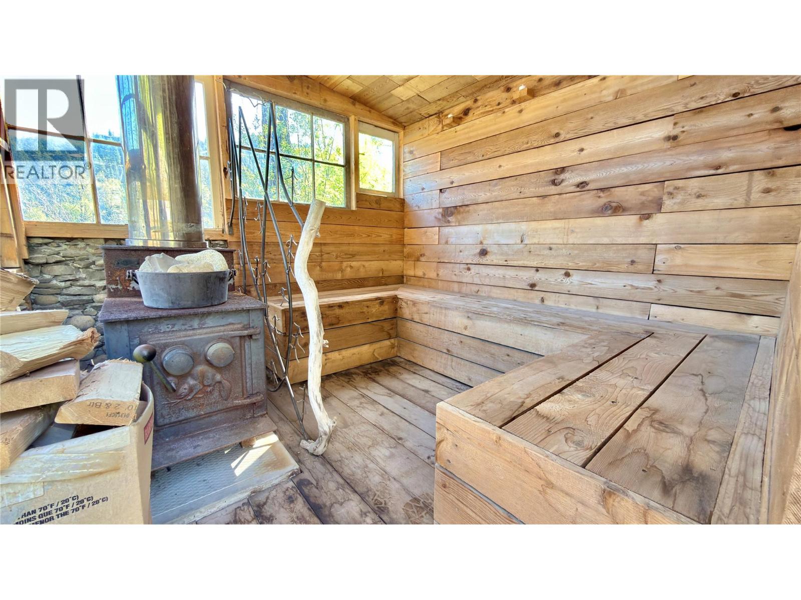 1606 33 Highway, Rock Creek, British Columbia  V0H 1Y0 - Photo 28 - 10385871