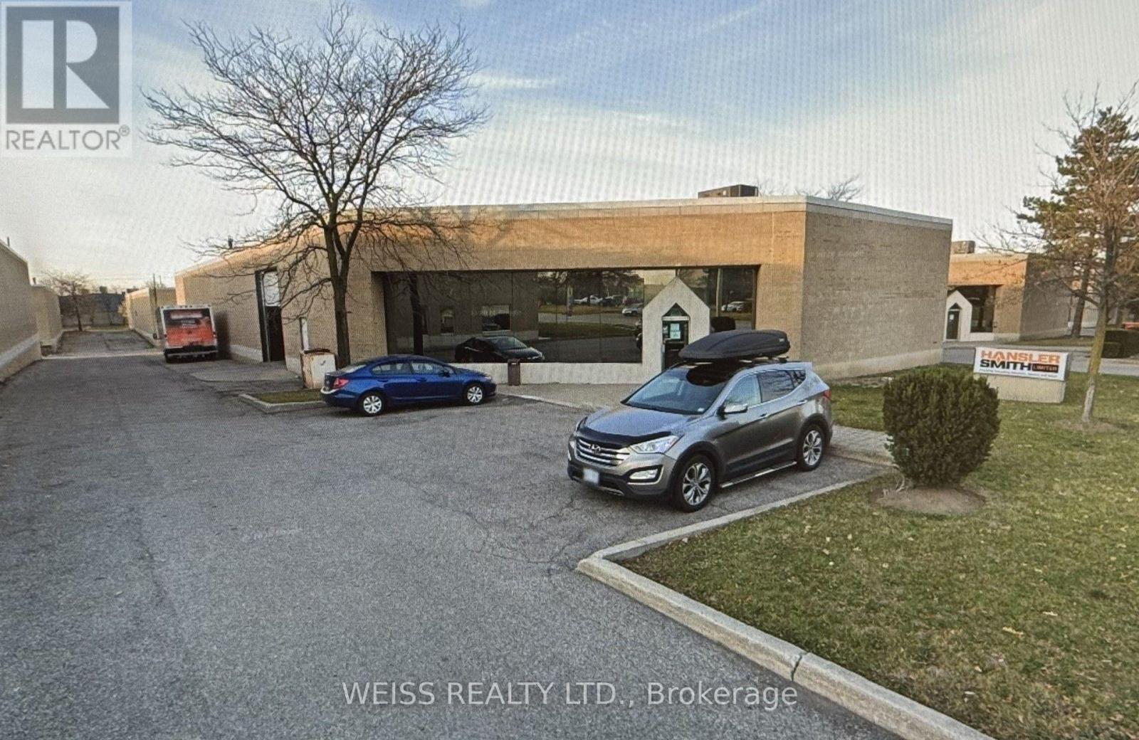 1581 Courtneypark Drive E, Mississauga, Ontario  L5T 1V9 - Photo 1 - W13697284