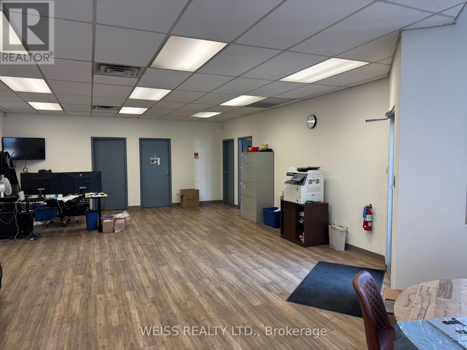 1581 Courtneypark Drive E, Mississauga, Ontario  L5T 1V9 - Photo 2 - W13697284